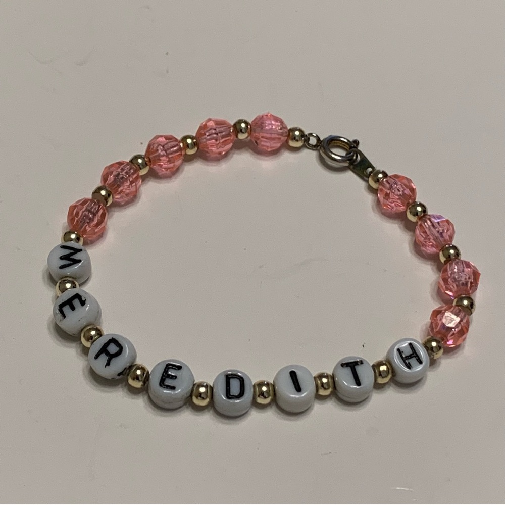 VINTAGE Personalized Beaded Name Bracelet “MEREDITH” PINK GEMSTONES GOLD BEADS - Picture 5 of 7